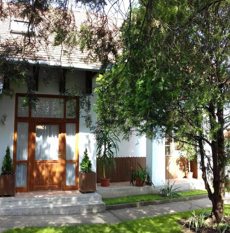 Erzsebet Vendeghaz Es Apartman Hajdúszoboszló 外观 照片